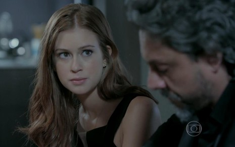 Marina Ruy Barbosa (Isis) em cena de Império com Alexandre Nero (José Alfredo) - Reprodução/TV Globo