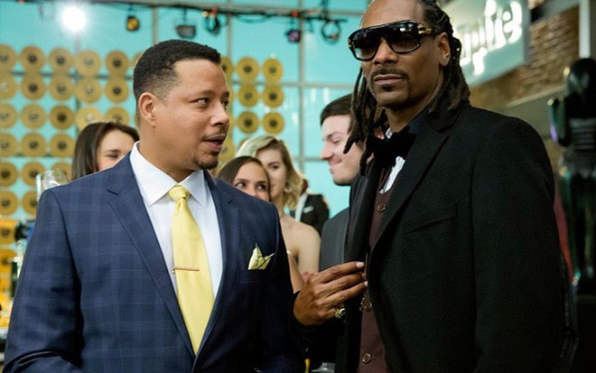 O ator Terrence Howard ao lado de Snoop Dogg, em cena do episódio final da 1ª temporada de Empire - Divulgação/Fox