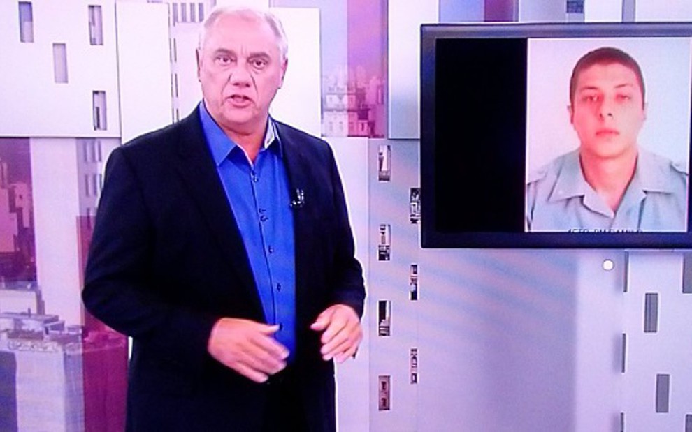 Marcelo Rezende apresenta o Cidade Alerta nesta segunda-feira (16); jornalista criticou gays de Império - Reprodução/TV Record