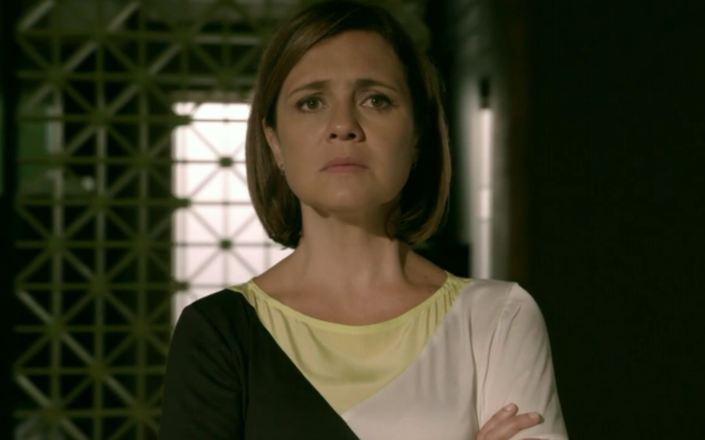 A atriz Adriana Esteves em cena da novela Babilônia, da Globo, em que interpreta a vilã Inês - Reprodução/TV Globo