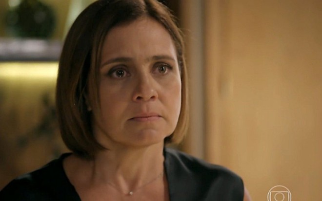 Inês (Adriana Esteves) fará negócios sujos a mando da rival em Babilônia, novela das nove da Globo - Reprodução/TV Globo