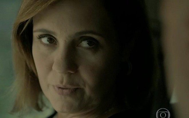 Adriana Esteves interpreta Inês em Babilônia, novela das nove caiu 28% em uma semana - Reprodução/TV Globo