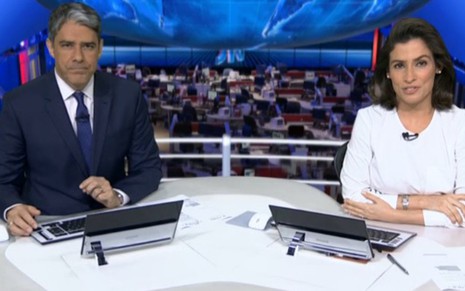 William Bonner e Renata Vasconcellos no Jornal Nacional da última sexta, que teve um intervalo a menos - Reprodução/TV Globo