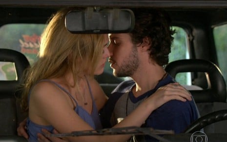Júlia (Isabelle Drummond) e Pedro (Jayme Matarazzo) em cena de Sete Vidas, novela das seis da Globo - Reprodução/TV Globo