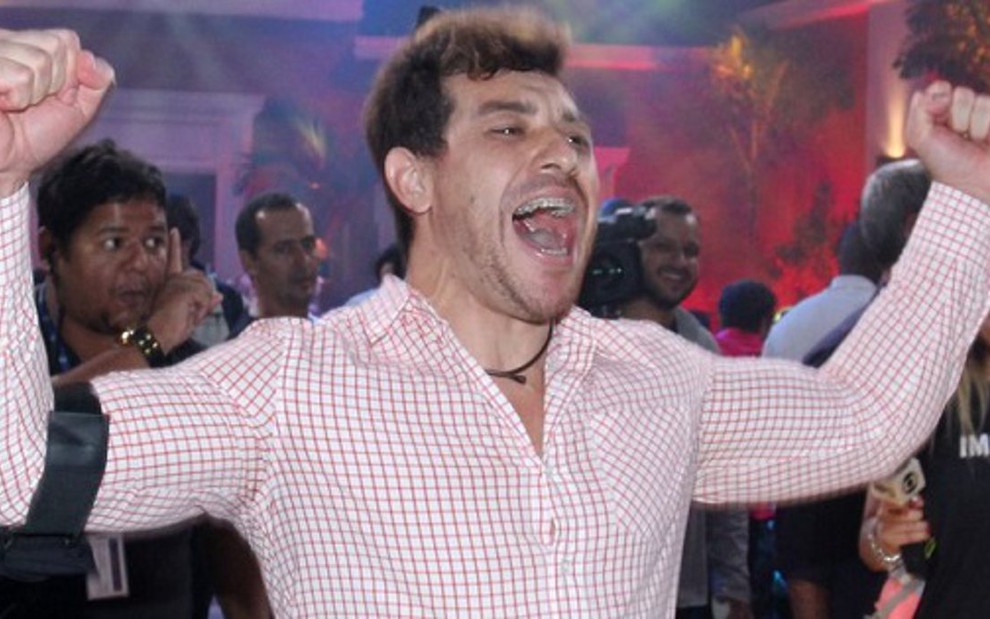 Cézar Lima comemora vitória no BBB 15; final do reality show teve mais audiência do que edição anterior - AGNEWS