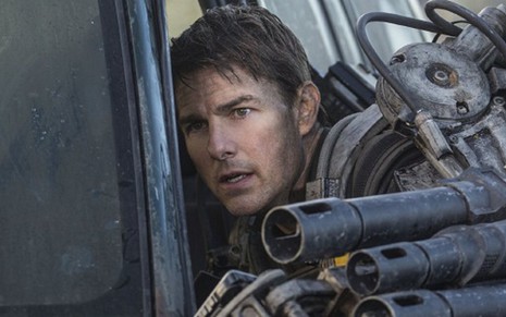 Tom Cruise em cena do filme No Limite do Amanhã; astro de Hollywood pôs mansão à venda - Divulgação