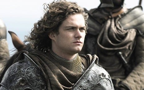 O ator Finn Jones interpreta o guerreiro gay Loras Tyrell, que sofre perseguição em Game of Thrones - Fotos: Divulgação/HBO