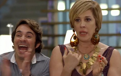 Pepito (Conrado Caputo) vencerá de Samantha (Claudia Raia) e ficará famoso como funkeiro, em Alto Astral - Reprodução/TV Globo