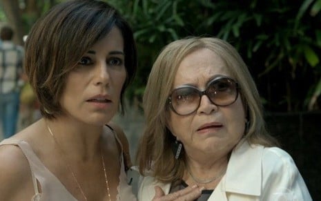 Gloria Pires (Beatriz) e Nathalia Timberg (Estela) em cena exibida no primeiro capítulo de Babilônia - Reprodução/TV Globo