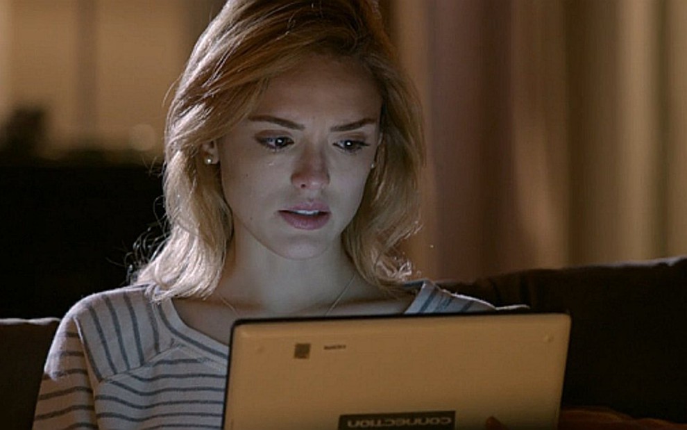Júlia (Isabelle Drummond) encontrará seu pai biológico em uma rede social, em Sete Vidas, novela das seis - Reprodução/TV Globo