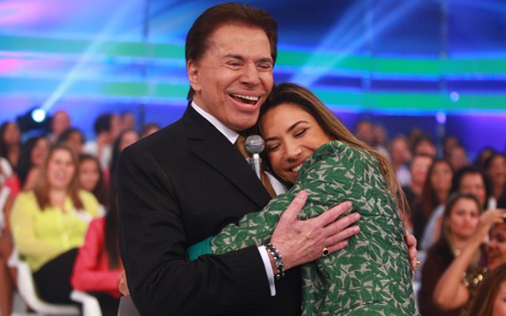 Silvio Santos ganha abraço da filha Patricia, durante gravação: pai superprotetor - Roberto Nemanis/SBT
