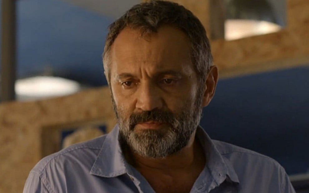 Miguel (Domingos Montagner) não aguentará a pressão e decidirá viajar em Sete Vidas, novela das seis - Reprodução/TV Globo