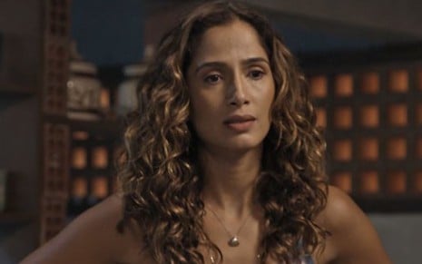 Camila Pitanga (Regina) em cena da novela Babilônia, da Globo; vendedora será vítima de armação - Reprodução/TV Globo