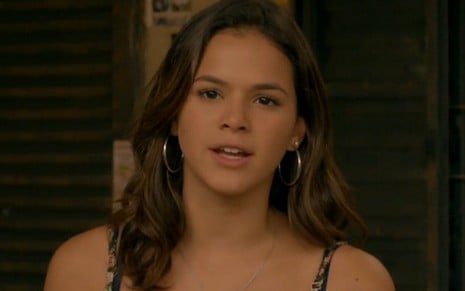 Bruna Marquezine (Mari) em cena de I Love Paraisópolis; mocinha vai rejeitar o pai biológico - Reprodução/TV Globo