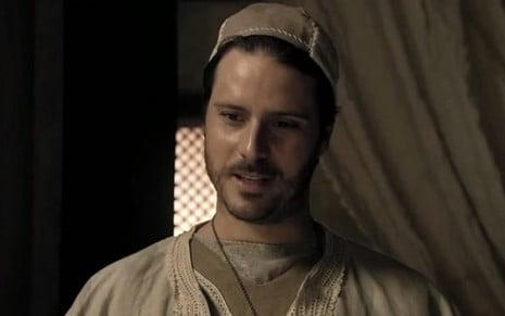 O ator Sérgio Abreu no papel de Jaime em cena da série Milagres de Jesus (2014), da Record - Reprodução/Record