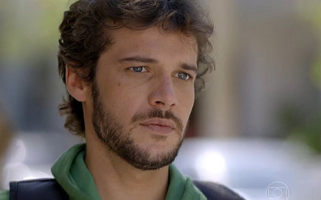 Pedro (Jayme Matarazzo) voltará a morar no Rio de Janeiro após fracasso em Fernando de Noronha - Reprodução/TV Globo