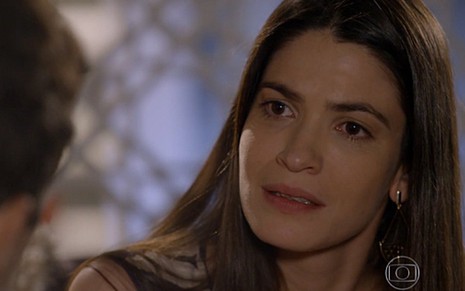 Branca (Maria Manoella) sofrerá um baque ao ver que o ex-marido está namorando em Sete Vidas - Reprodução/TV Globo
