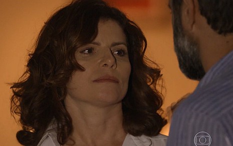 Lígia (Débora Bloch) não aceitará nova viagem de Miguel (Domingo Montagner) em Sete Vidas - Reprodução/TV Globo
