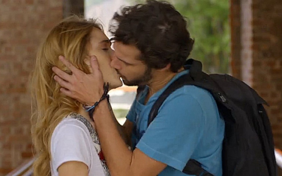 Pedro (Jayme Matarazzo) vai procurar Júlia (Isabelle Drummond) e se declarar em Sete Vidas - Reprodução/TV Globo
