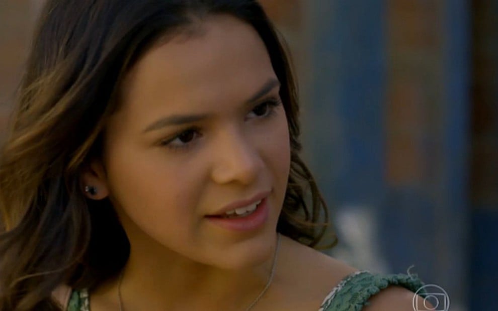 Bruna Marquezine (Mari) em cena de I Love Paraisópolis; mocinha vai impedir assalto em shopping - Reprodução/TV Globo