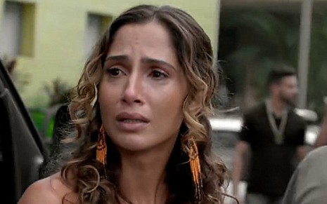 Regina (Camiila Pitanga) terá dificuldade para encontrar emprego após armações de inimiga misteriosa - Reprodução/TV Globo
