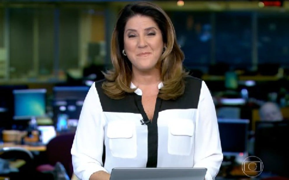 A jornalista Christiane Pelajo ao se despedir do Jornal da Globo do último dia 5, antes do acidente - Reprodução/TV Globo