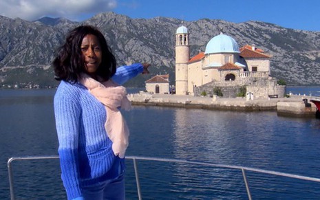 Gloria Maria durante gravação do Globo Repórter sobre as belas paisagens de Montenegro, ex-Iugoslávia - Divulgação/TV Globo