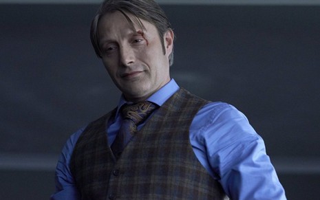 O ator dinamarquês Mads Mikkelsen em cena de Hannibal; série chegará ao fim após a terceira temporada - 