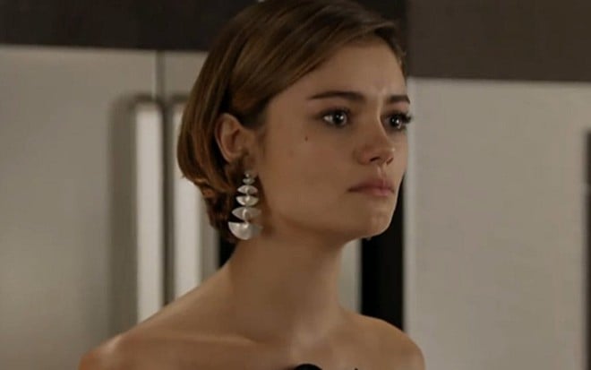 Alice (Sophie Charlotte) terá que recorrer ao ex para soltar a mãe em Babilônia, novela das nove da Globo - Reprodução/TV Globo