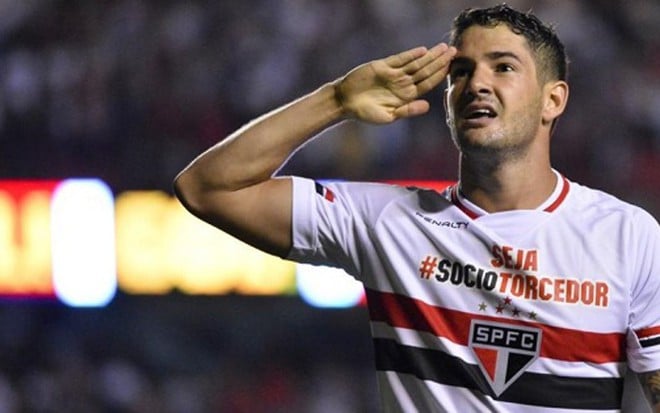 O jogador Alexandre Pato comemora gol pelo São Paulo; ele está procurando imóvel no Rio de Janeiro - Rubens Chiri/saopaulofc.net