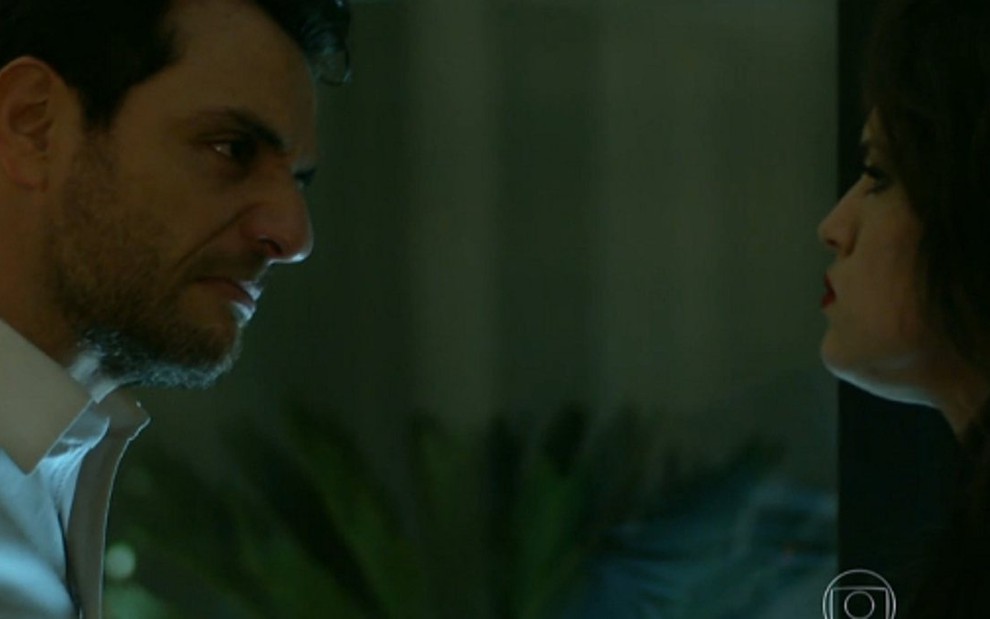 Alex (Rodrigo Lombardi) enfrenta Giovanna (Ágatha Moreira) em Verdades Secretas, novela das onze - Reprodução/TV Globo