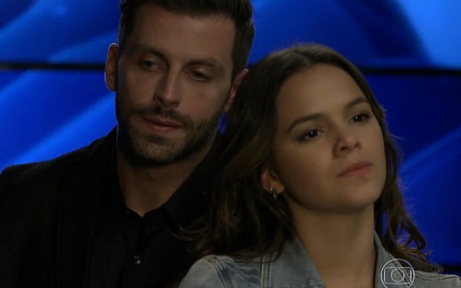 Mari (Bruna Marquezine) vai enfrentar Gabo (Henri Castelli) em I Love Paraisópolis, novela das sete - Reprodução/TV Globo