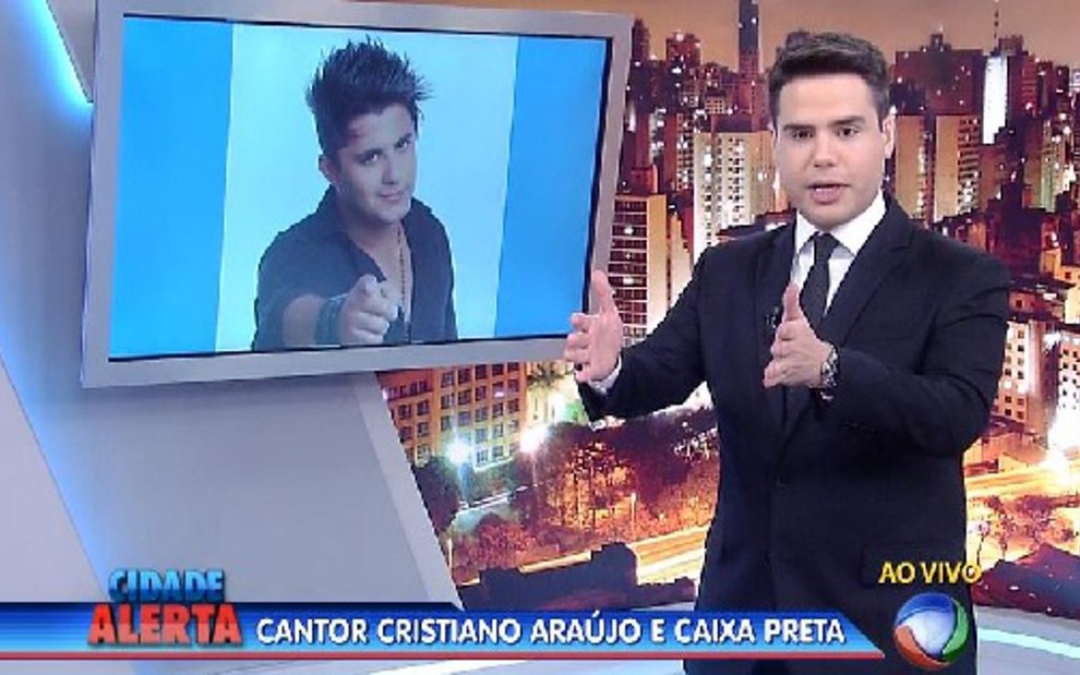 Luiz Bacci no Cidade Alerta de segunda-feira (13); jornalista também vai substituir Geraldo Luís - Reprodução/TV Record