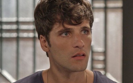 Bruno Gagliasso (Murilo) em cena de Babilônia; cafetão será assassinado na novela das nove - Reprodução/TV Globo
