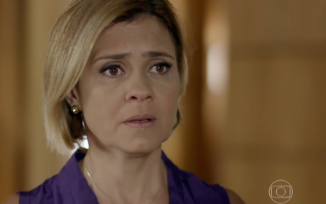 Adriana Esteves (Inês) em cena da novela Babilônia, da Globo; advogada levará tapa na cara - Reprodução/TV Globo