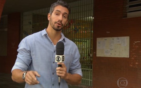 Danilo Vieira, o 'Repórter Gato', em reportagem sobre escolas do Rio no Bom Dia Brasil do último dia 10 - Reprodução/TV Globo