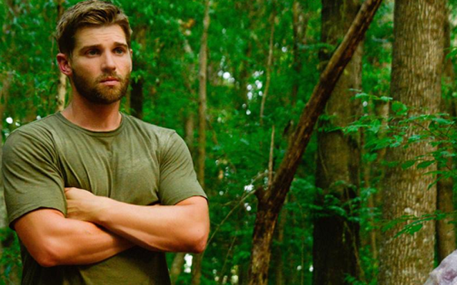 O ator Mike Vogel em episódio de Under the Dome, série cancelada pela rede CBS após três temporadas - Reprodução/CBS