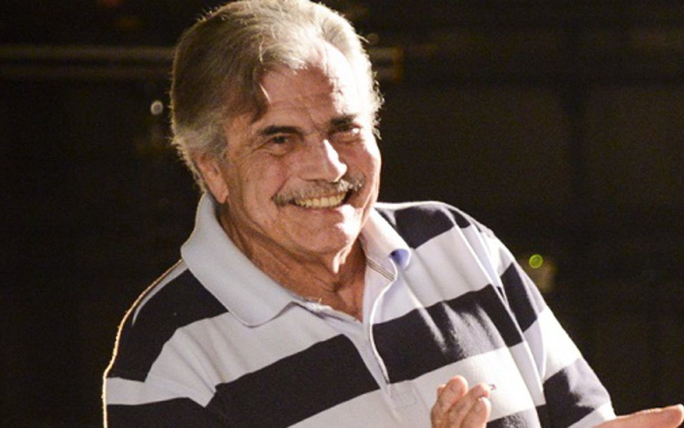 Tarcísio Meira em gravação de peça institucional da Globo em 2014; ator voltará ao ar no ano que vem - Raphael Dias/TV Globo