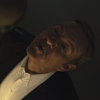 O ator Kevin Spacey cospe em imagem de Jesus em episódio da terceira temporada de House of Cards - Fotos: Reprodução/Netflix
