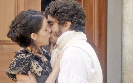 Domitila (Agatha Moreira) e dom Pedro (Caio Castro) vão reatar em cena de Novo Mundo - Reprodução/TV Globo