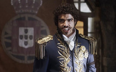 Caio Castro (Pedro) em cena de Novo Mundo; príncipe se recusará a acreditar que foi engando - Reprodução/TV Globo