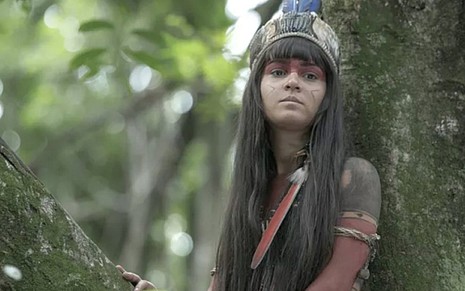 Giullia Buscacio vive a índia Jacira, que sonha em ser guerreira, na trama de Novo Mundo - Isabella Pinheiro/TV Globo