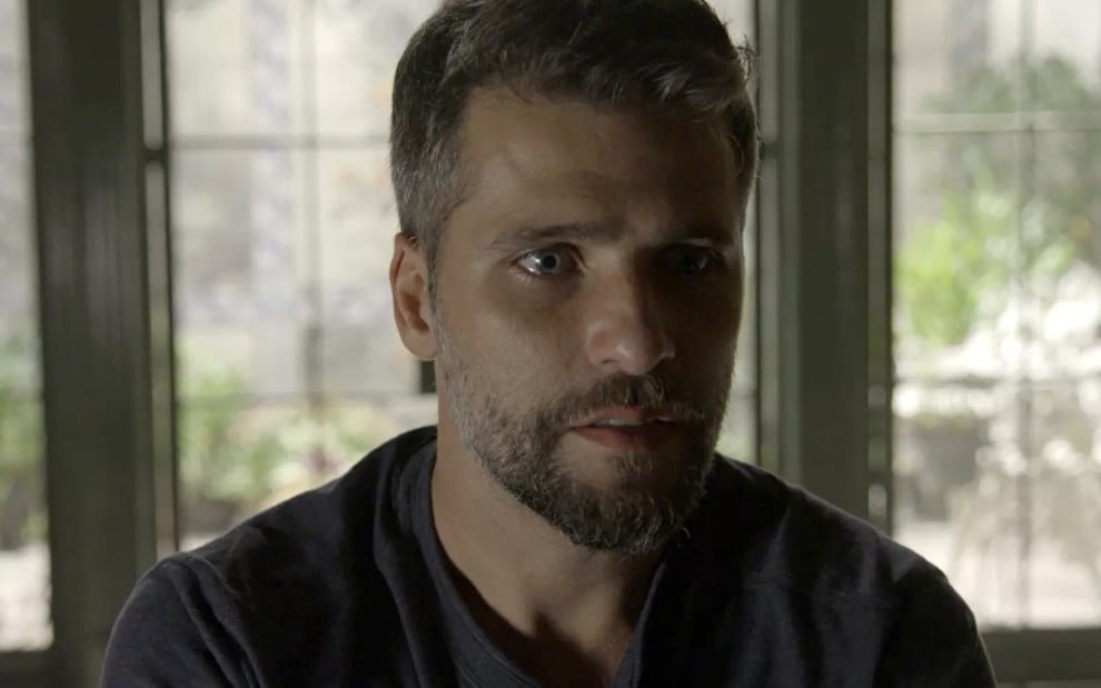 Bruno Gagliasso vive Gabriel, protagonista da trama das nove da Globo, O Sétimo Guardião - Reprodução/TV Globo