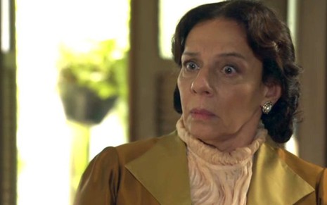 Agustina (Rosi Campos) terá sua farsa de gravidez desmascarada por Carmen (Christiane Torloni)  - Reprodução/Globo