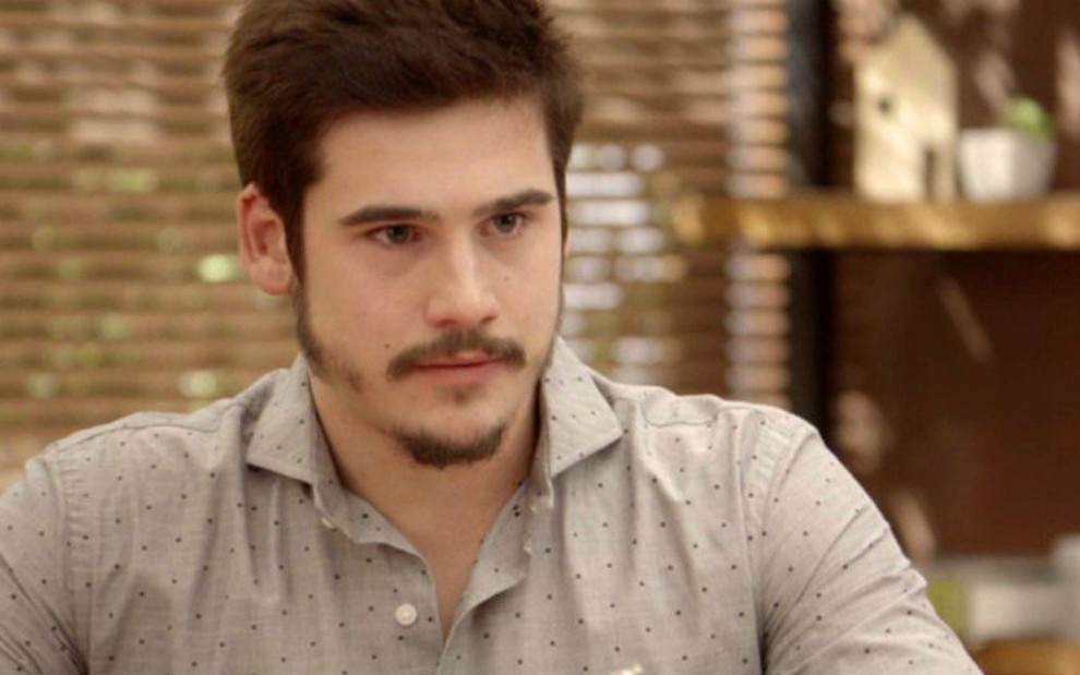 Samuca (Nicolas Prattes) descobrirá roubo de Emílio (João Baldasserini) em sua empresa - Reprodução/Globo