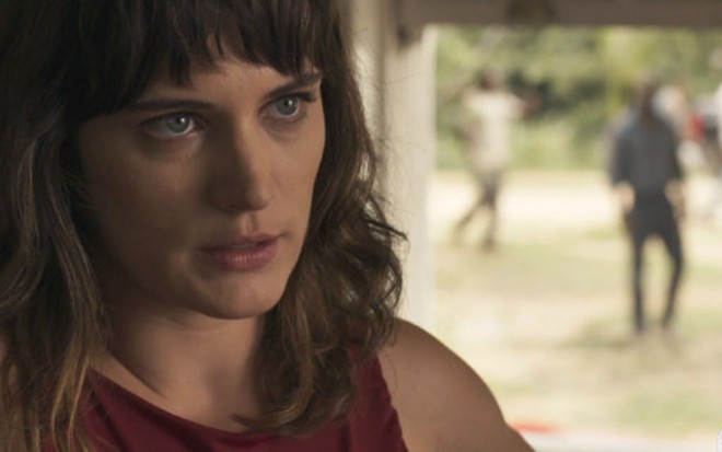 Clara, personagem de Bianca Bin, armará sua vingança contra o delegado na novela das nove - Reprodução/Globo