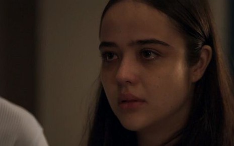 Bella Piero (Laura) em O Outro Lado do Paraíso; garota se lembrará de abusos na infância - Reprodução/TV Globo