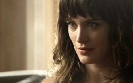Clara (Bianca Bin) pedirá segredo sobre seu plano em cena de O Outro Lado do Paraíso - Reprodução/TV Globo