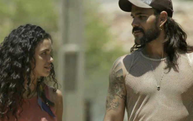 Cleo (Giovana Cordeiro) e Mariano (Juliano Cazarré) darão um passeio na novela das nove - Reprodução/Globo