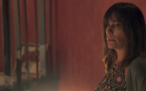 Gloria Pires (Duda) em cena de O Outro Lado do Paraíso; dona do bordel assumirá crime - Reprodução/TV Globo